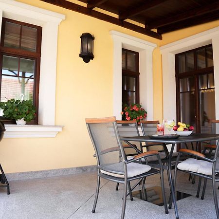 Varkert Deluxe Apartmanhaz Miskolc Exterior foto