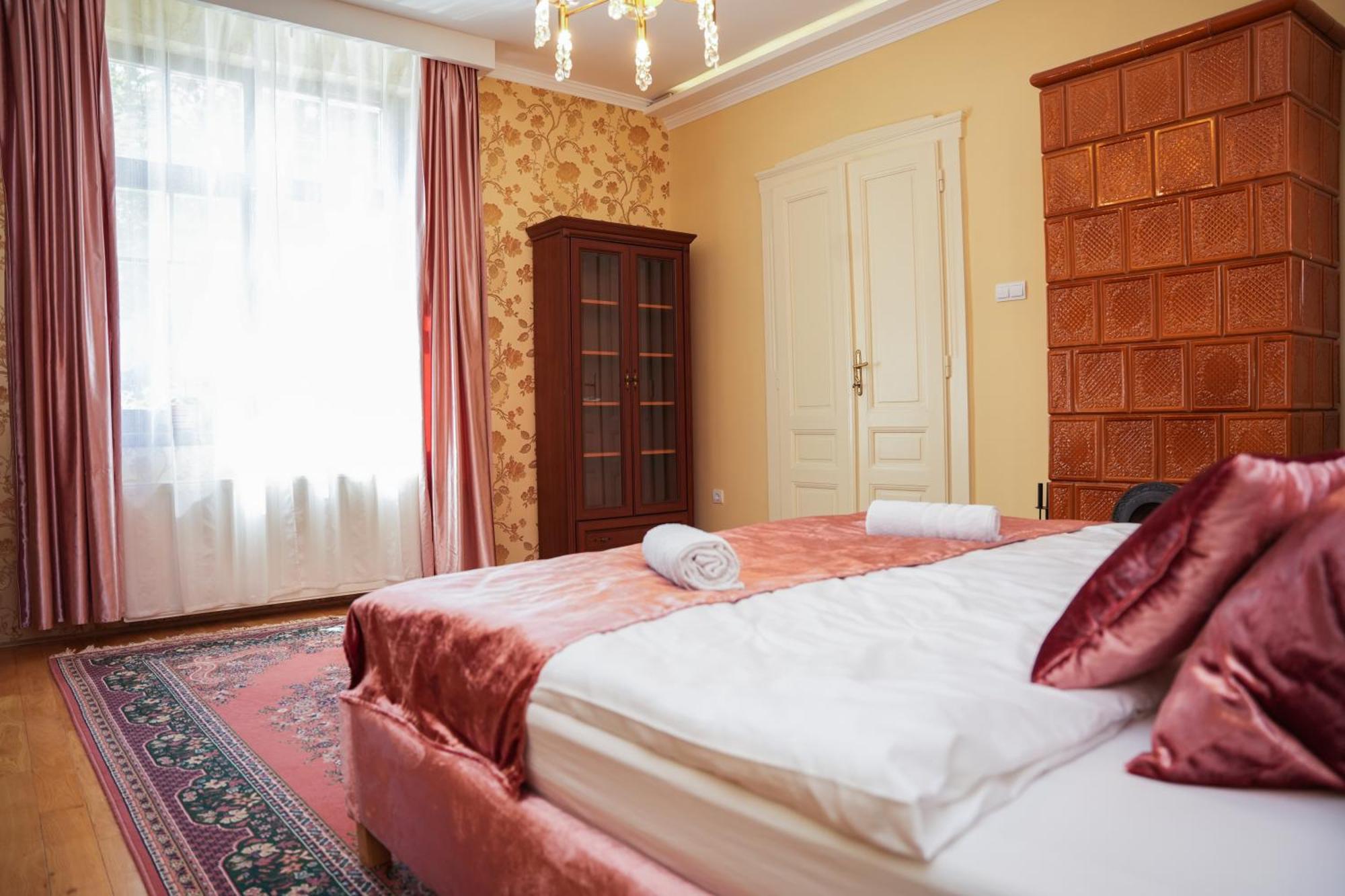 Varkert Deluxe Apartmanhaz Miskolc Exterior foto