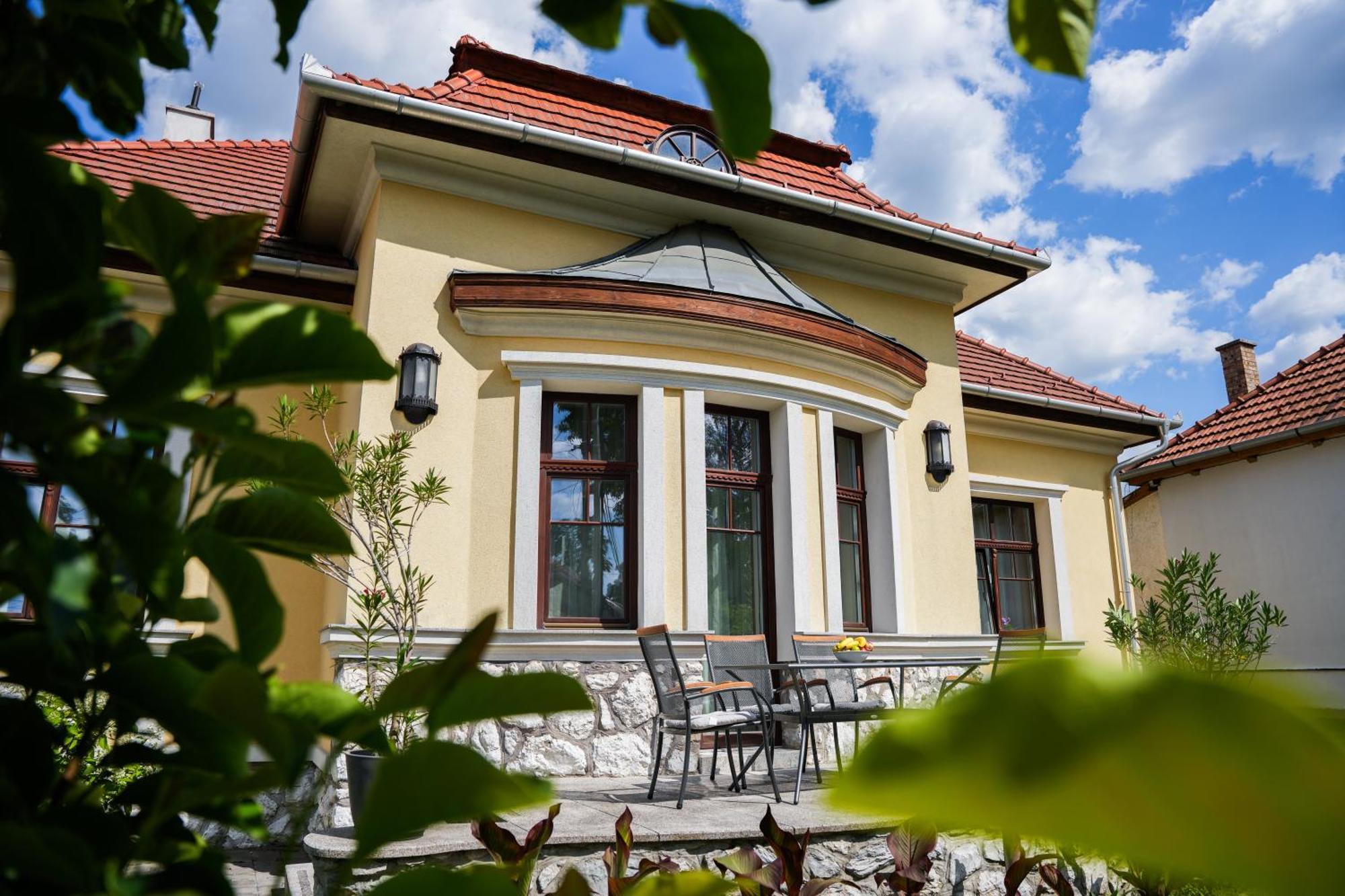 Varkert Deluxe Apartmanhaz Miskolc Exterior foto