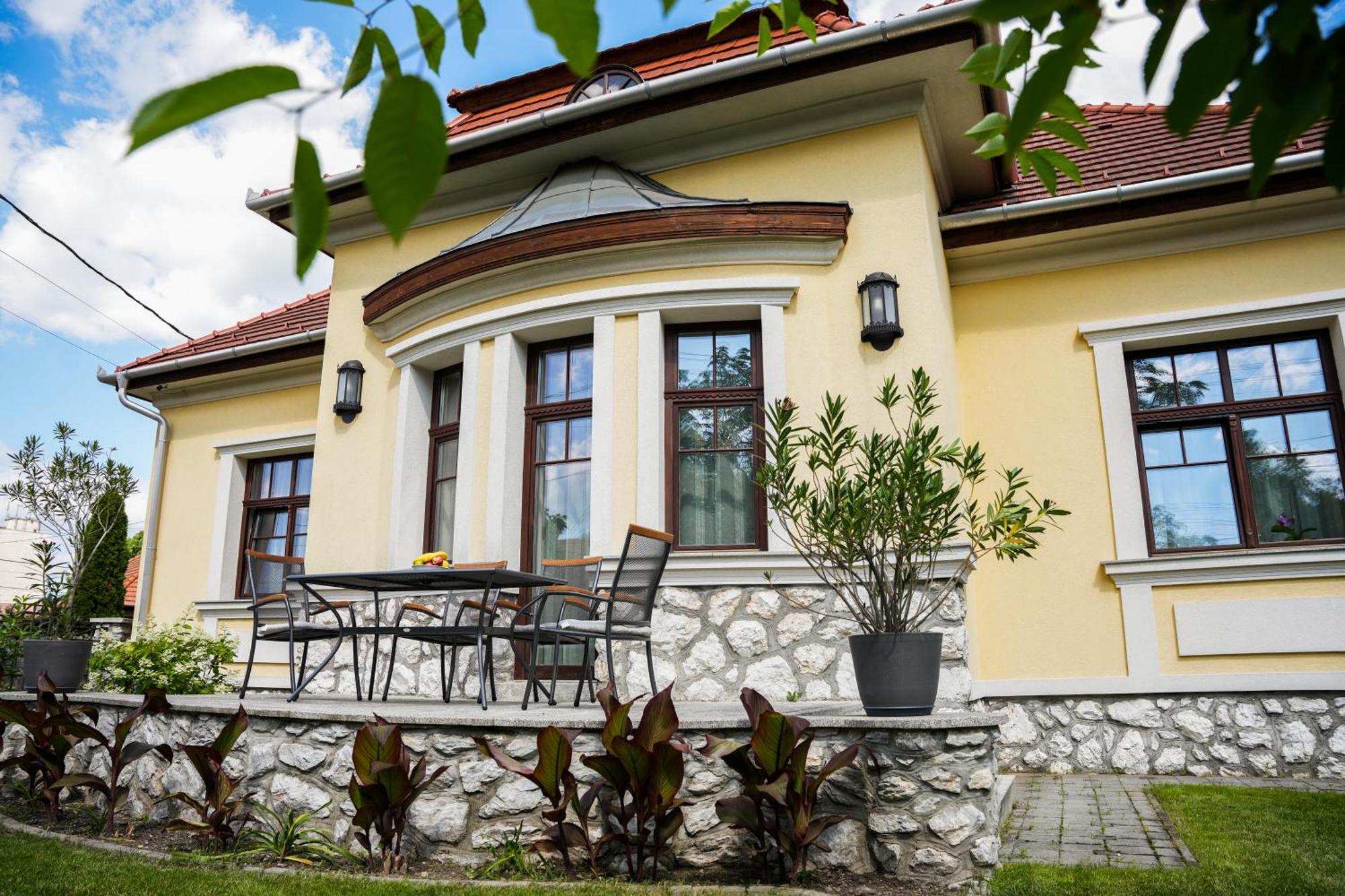 Varkert Deluxe Apartmanhaz Miskolc Exterior foto